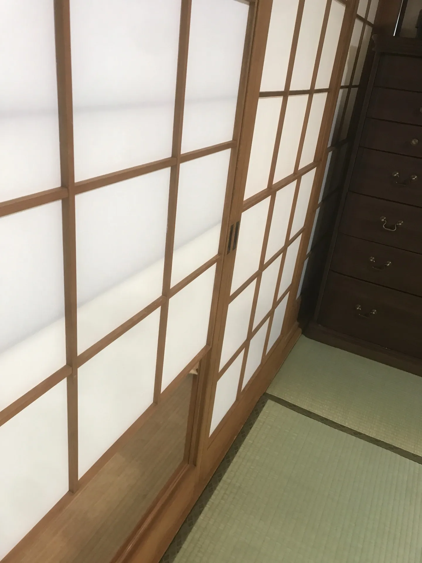 【雪見障子と地袋の張替え】大分市で障子とふすまの張り替えは金沢屋　坂ノ市店へ